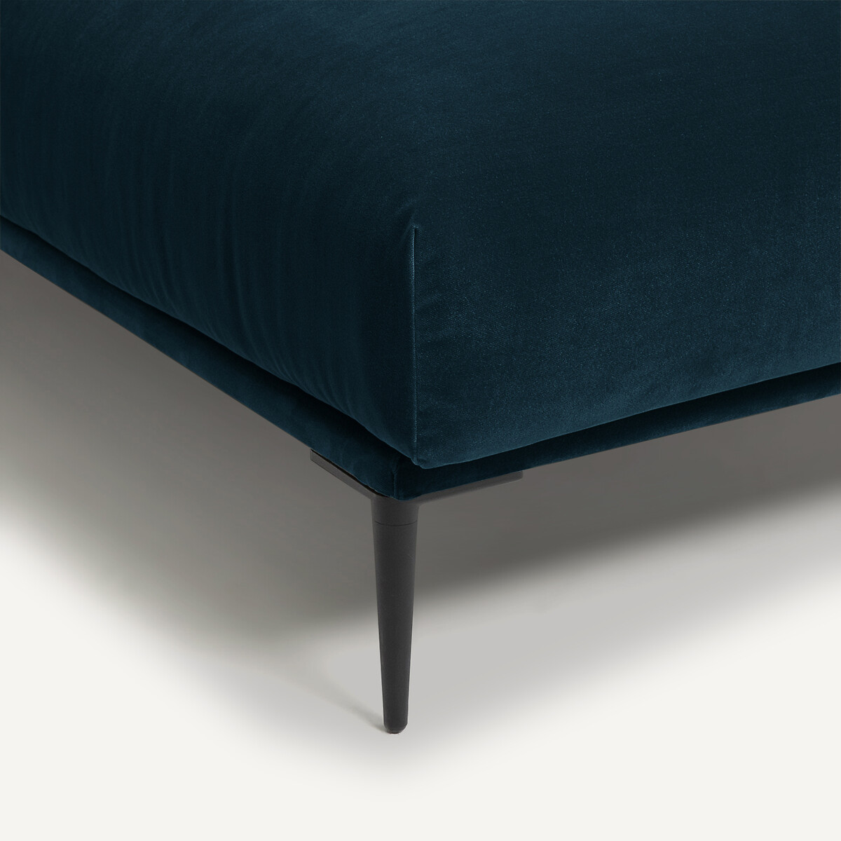 AM.PM<br>Cadeira longa Fluweel, design Oscar E.Gallina