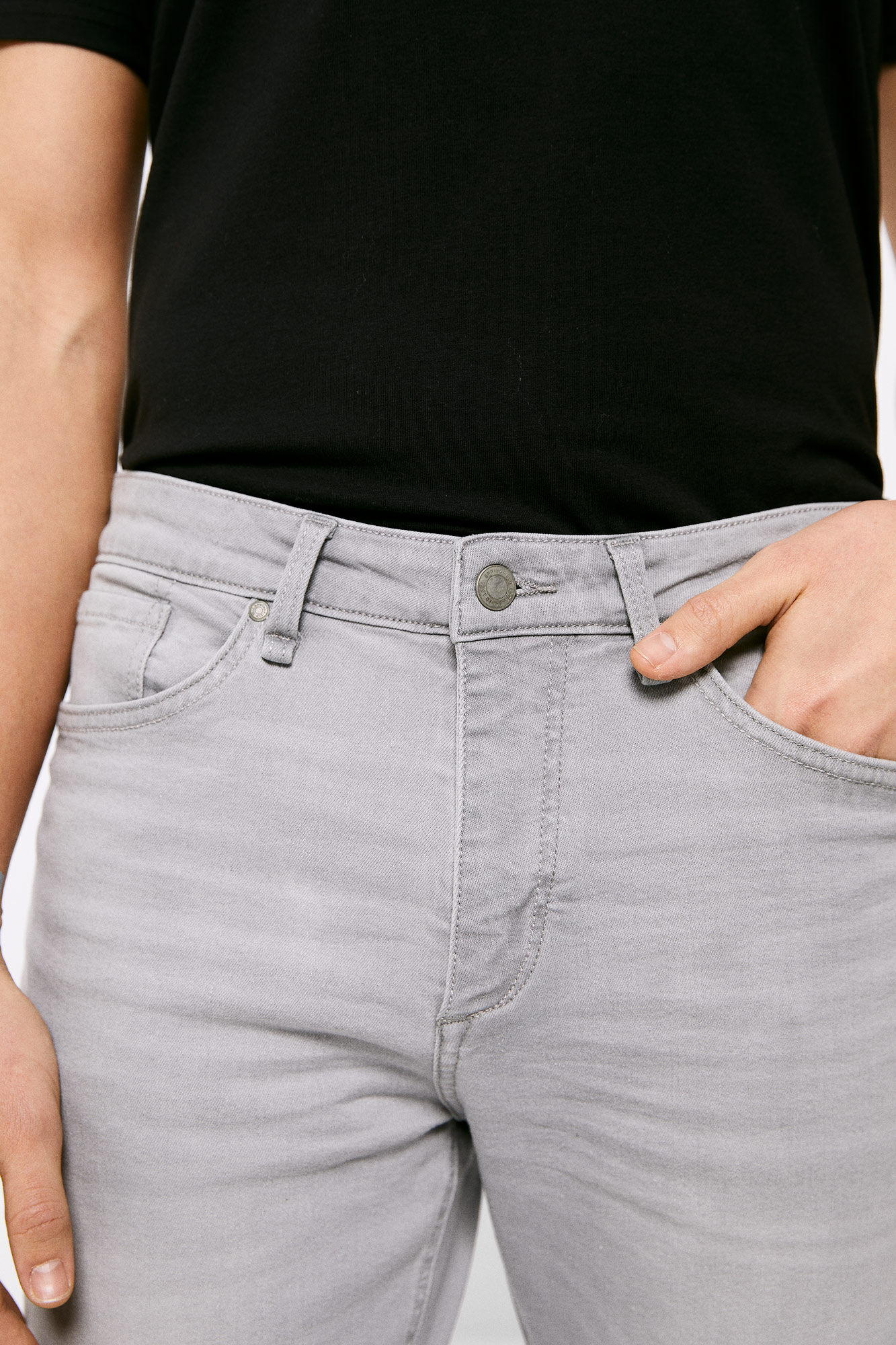 Calça jeans slim fit, lavagem cinza clara - cinza claro