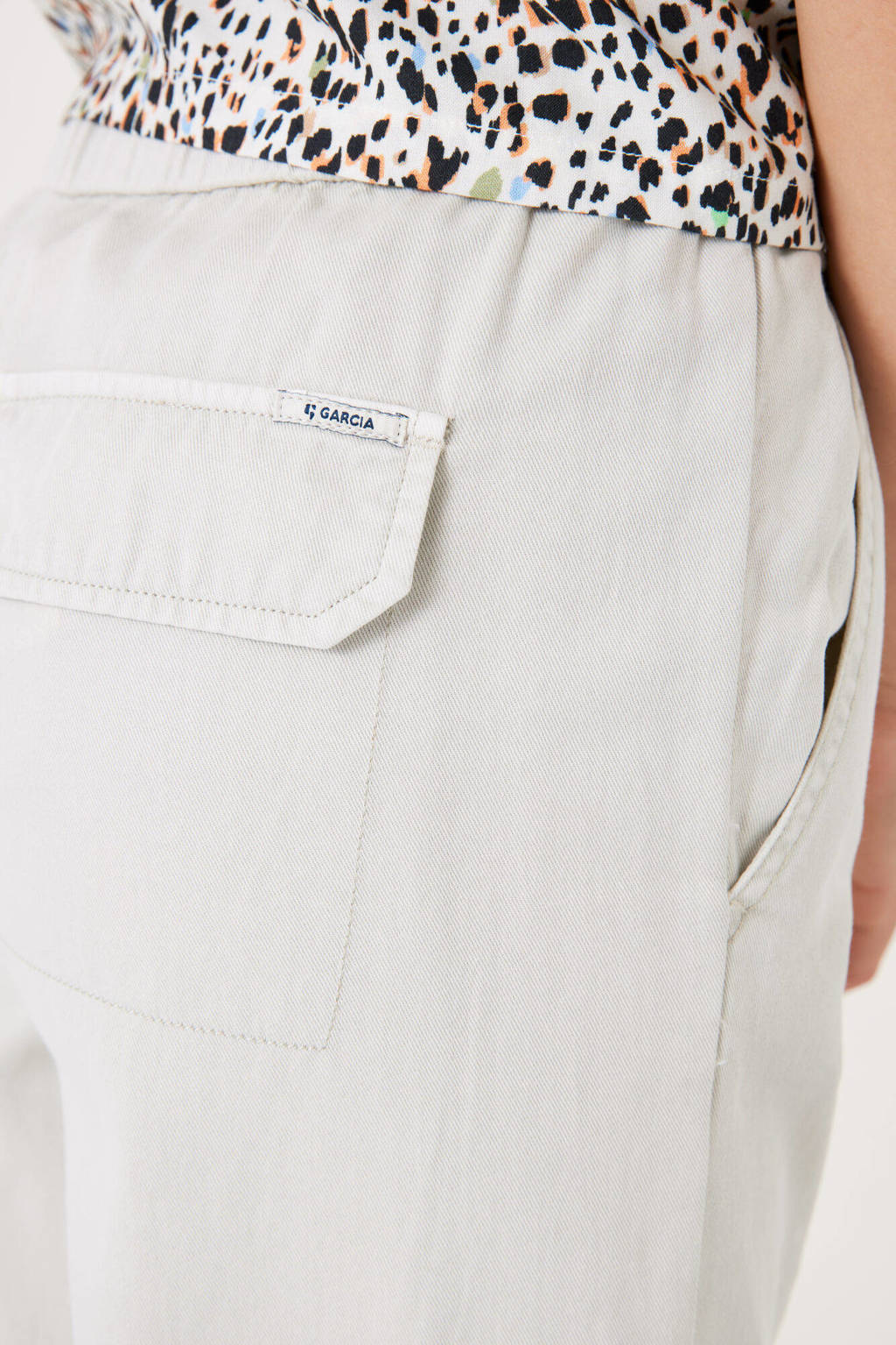 Garcia low waist loose fit cargobroek ecru