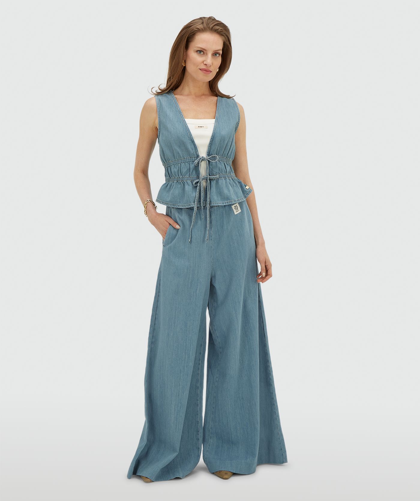 JV-SEA getailleerde top met peplum - mid blue denim