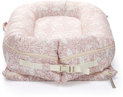 DockATot Deluxe+ Babynest, Brer Rabbit Pink