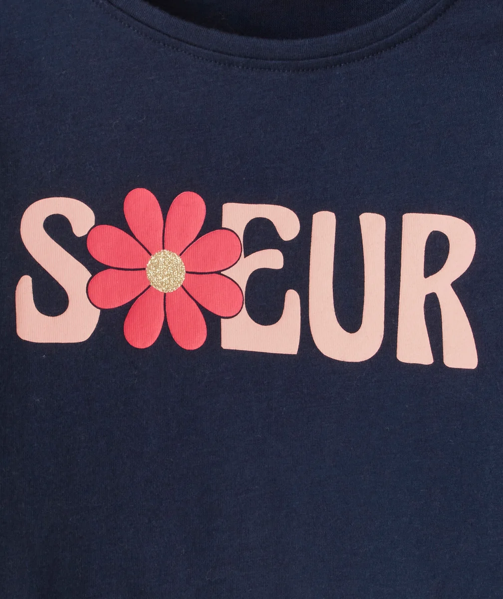 T-SHIRT FILLE EN COTON BIO BLEU MARINE AVEC MESSAGE SOEUR ROSE