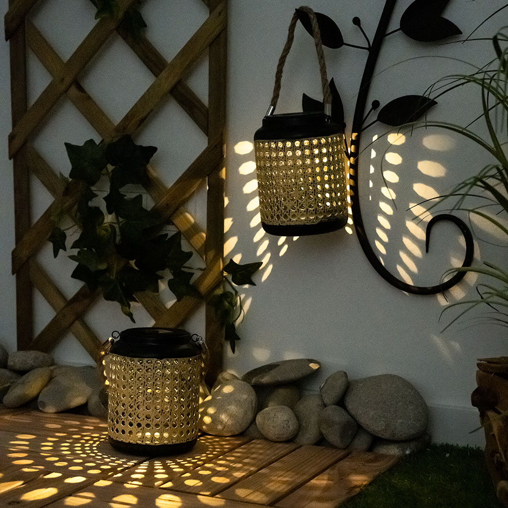 LED Solarleuchte, Bambusoptik, hängend, schwarz, H 30 cm