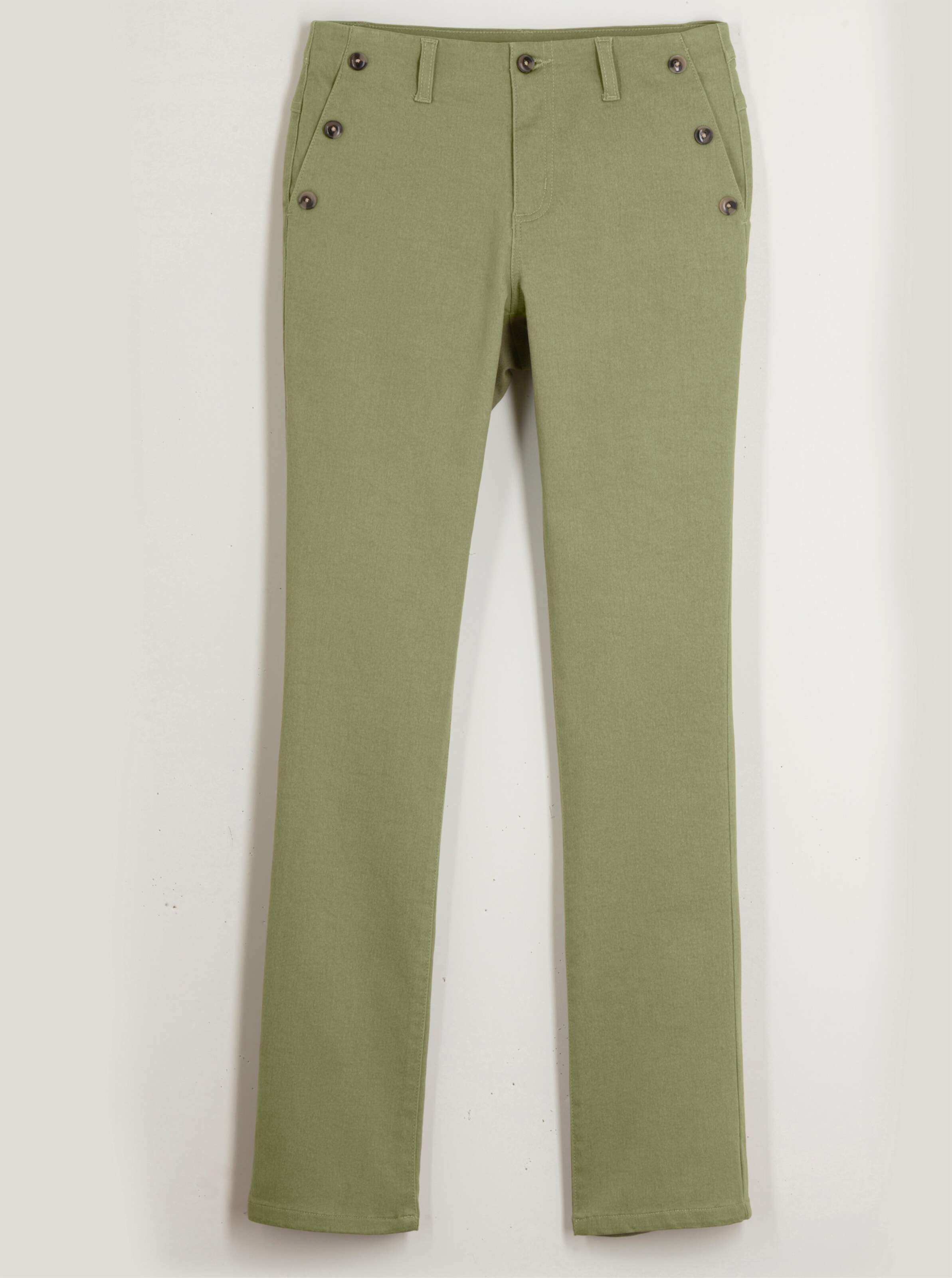 Jeans mit Zierknöpfen