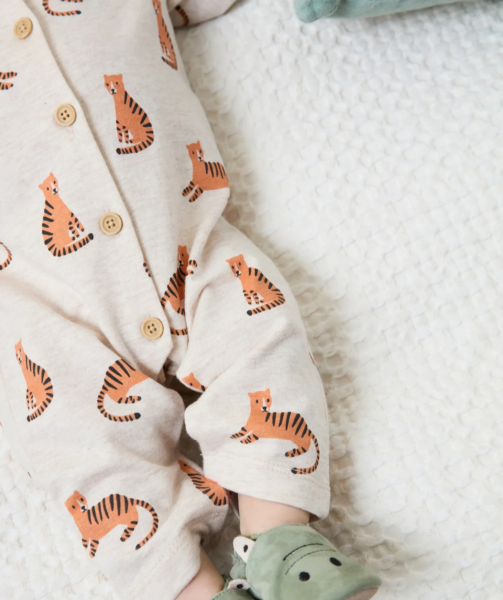 DORS BIEN SANS PIEDS EN COTON BIO BEIGE AVEC IMPRIMÉ TIGRE
