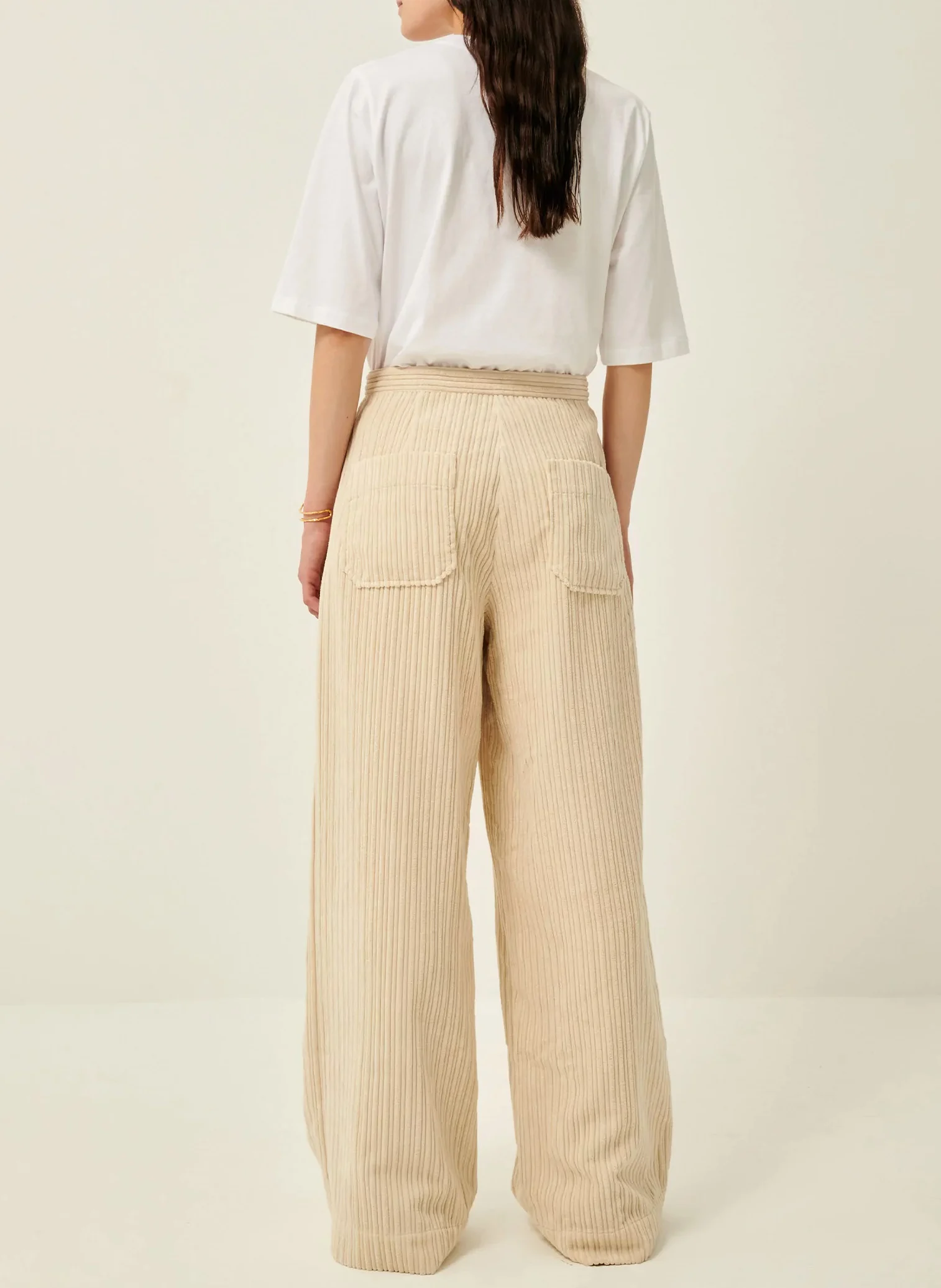 CAP EAST - Pantalon large taille haute en velours côtelé | Beige