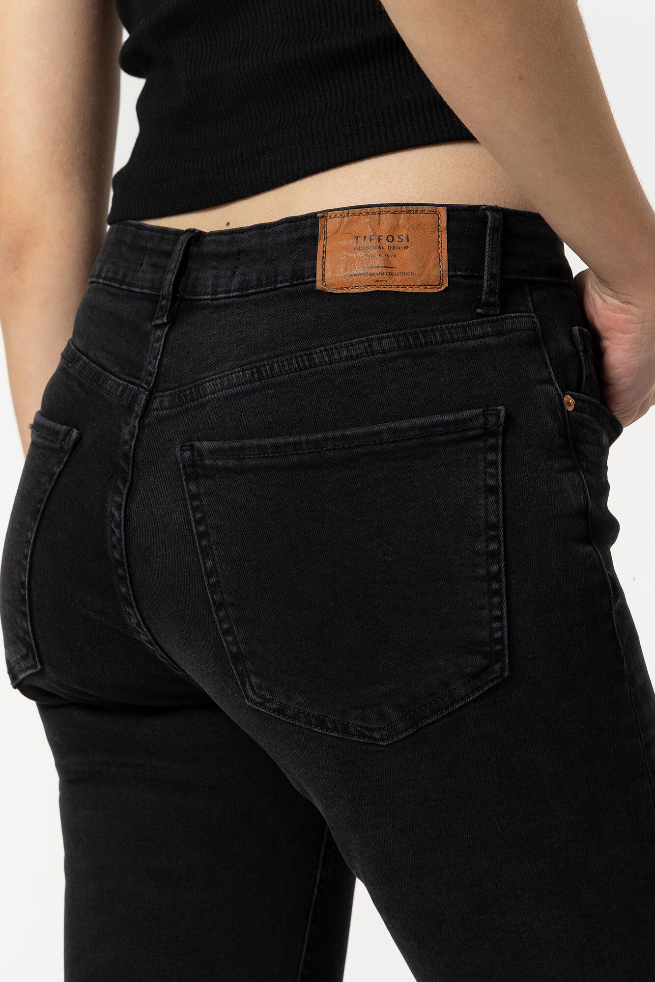 Calça jeans cropped flare de cintura alta Megan