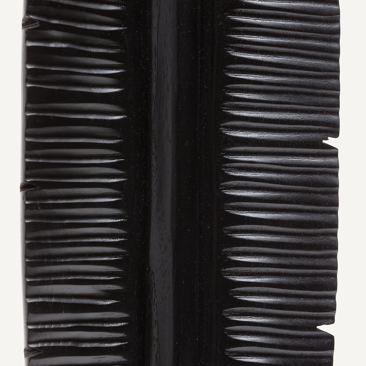 AM.PM<br>Elemento decorativo sobre pedestal, teca queimada, Tawi