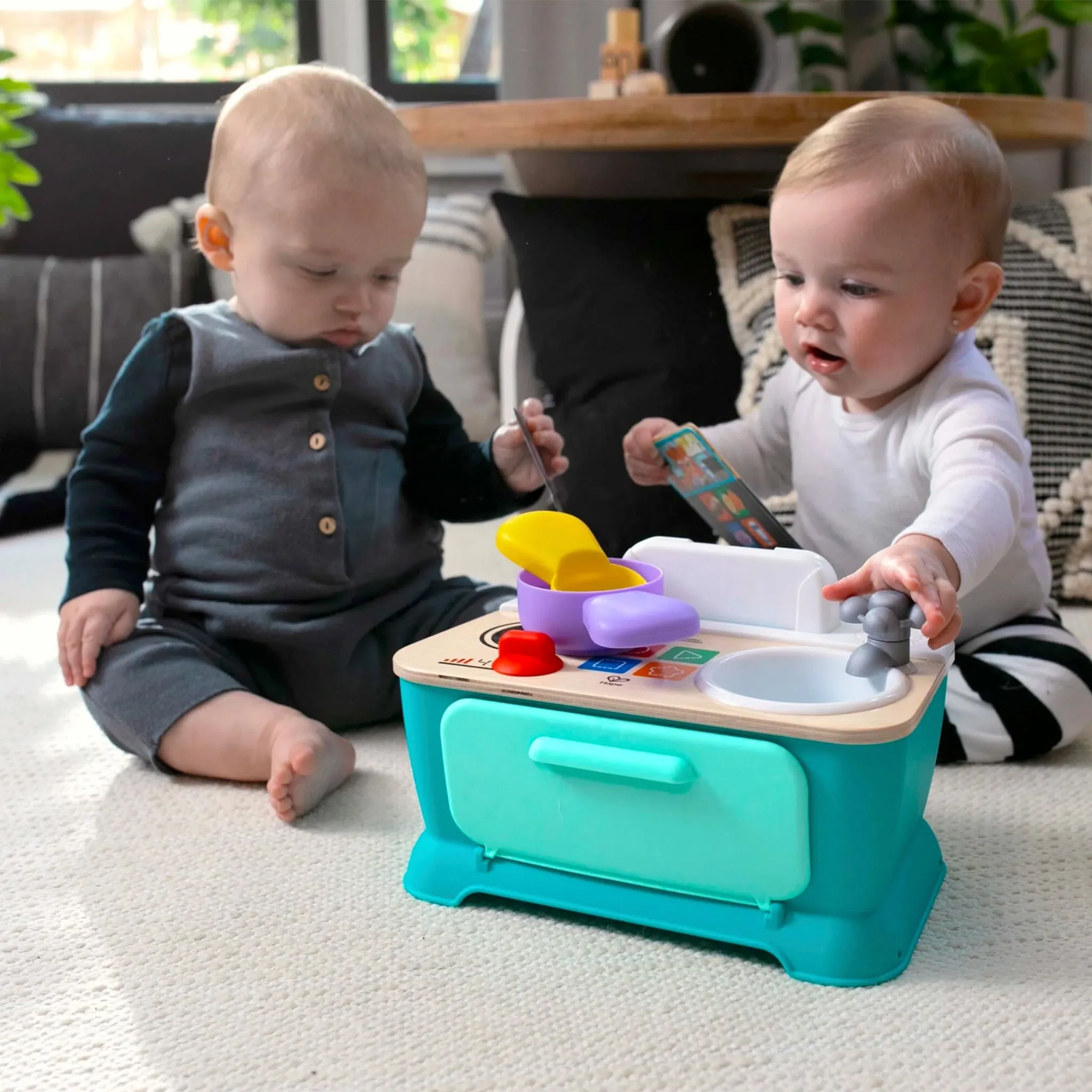 Hape Cuisinière Tactile Magic Touch