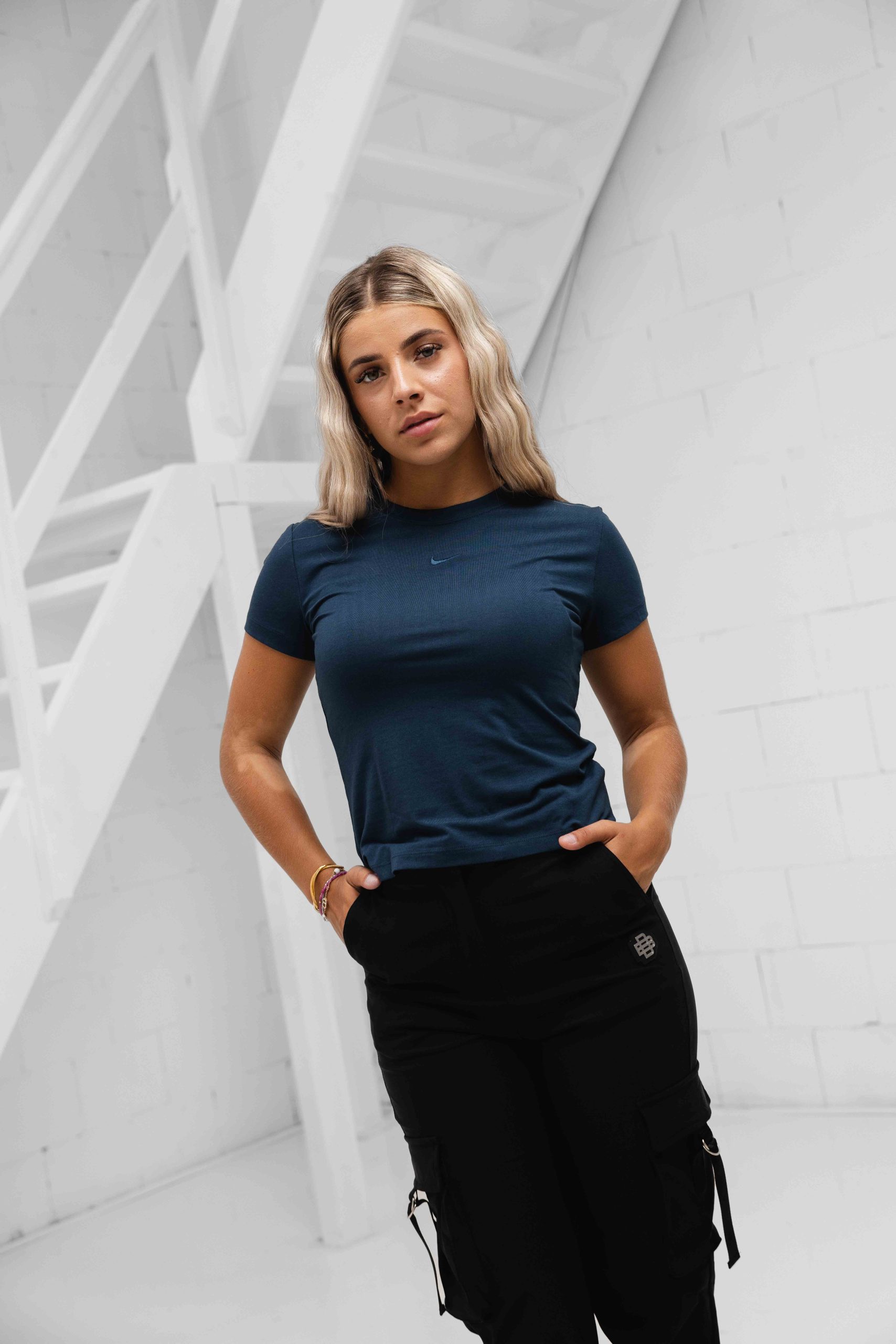 Nike Sportswear Chill Knit T-Shirt Dames Donkergroen