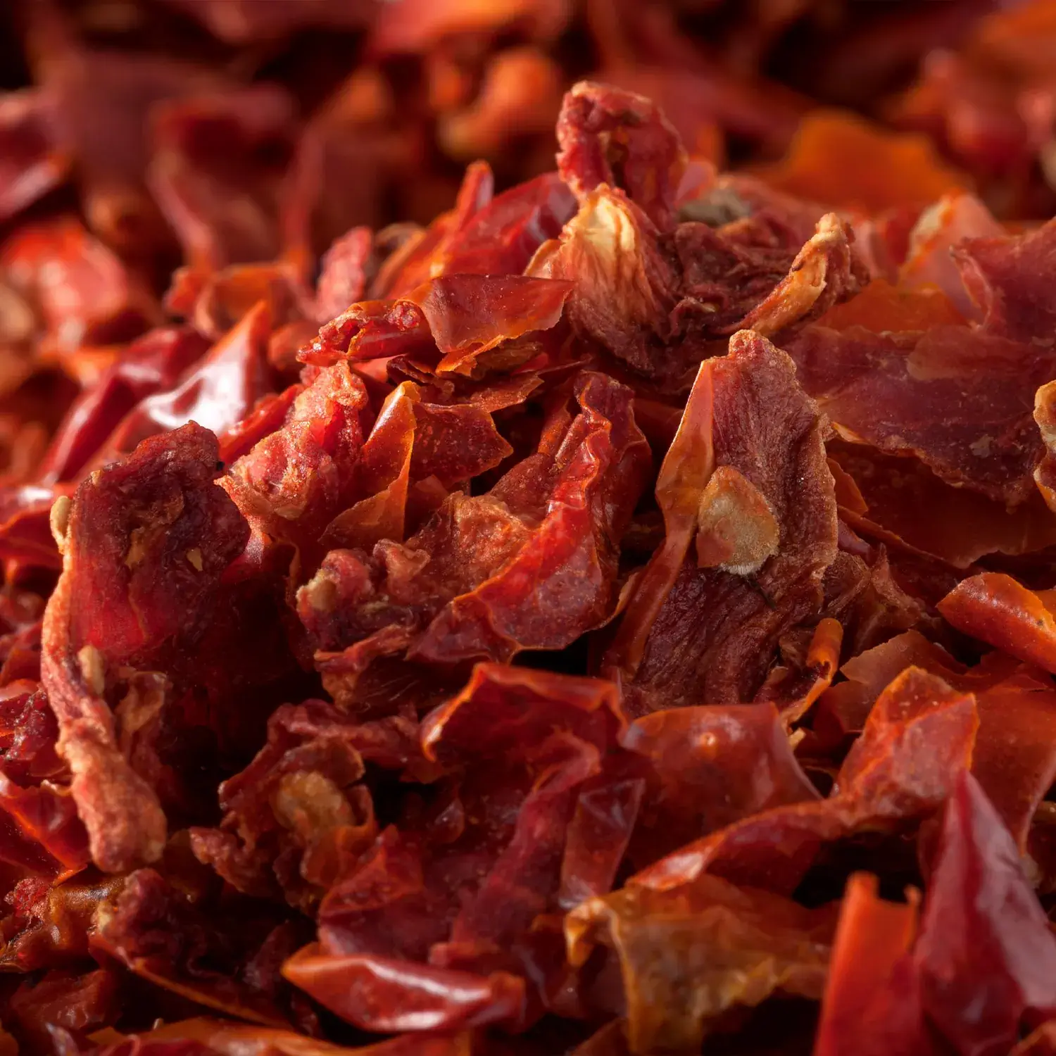 Tomatenflocken, geschnitten, im Glas