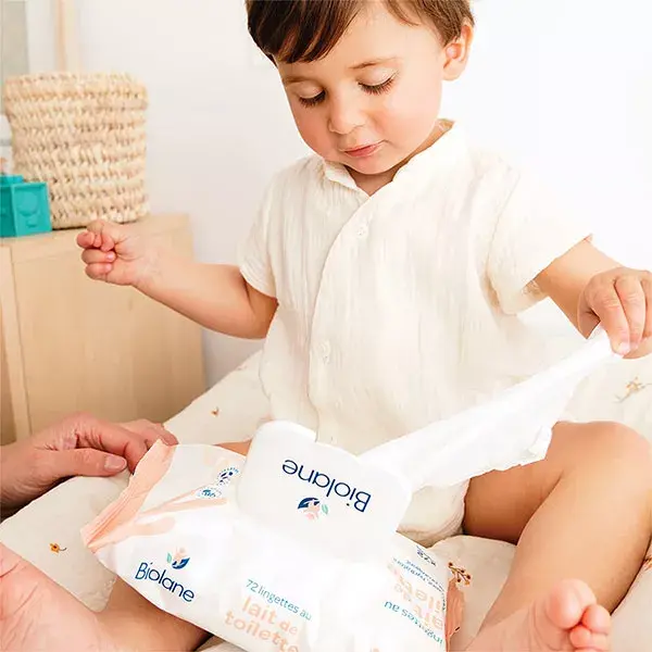 Biolane - Lingettes au Lait de Toilette - Nettoie, Hydrate, Protège - 72 unités