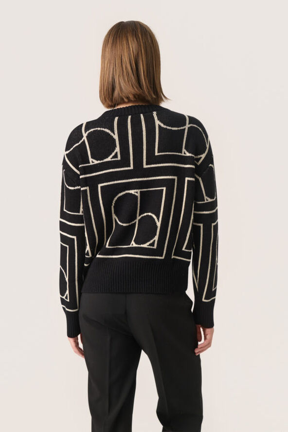 Soaked in Luxury SLCabba Pullover LS Black w. sandshell monogram