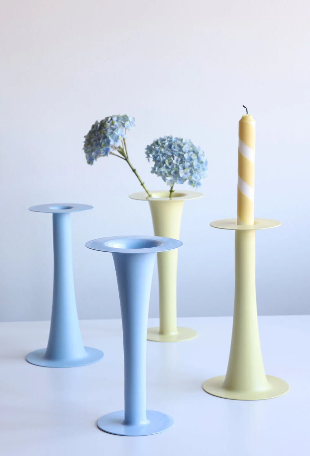 Design Letters  Trumpet 2-in-1 vase & lysestage, blå - H24 cm