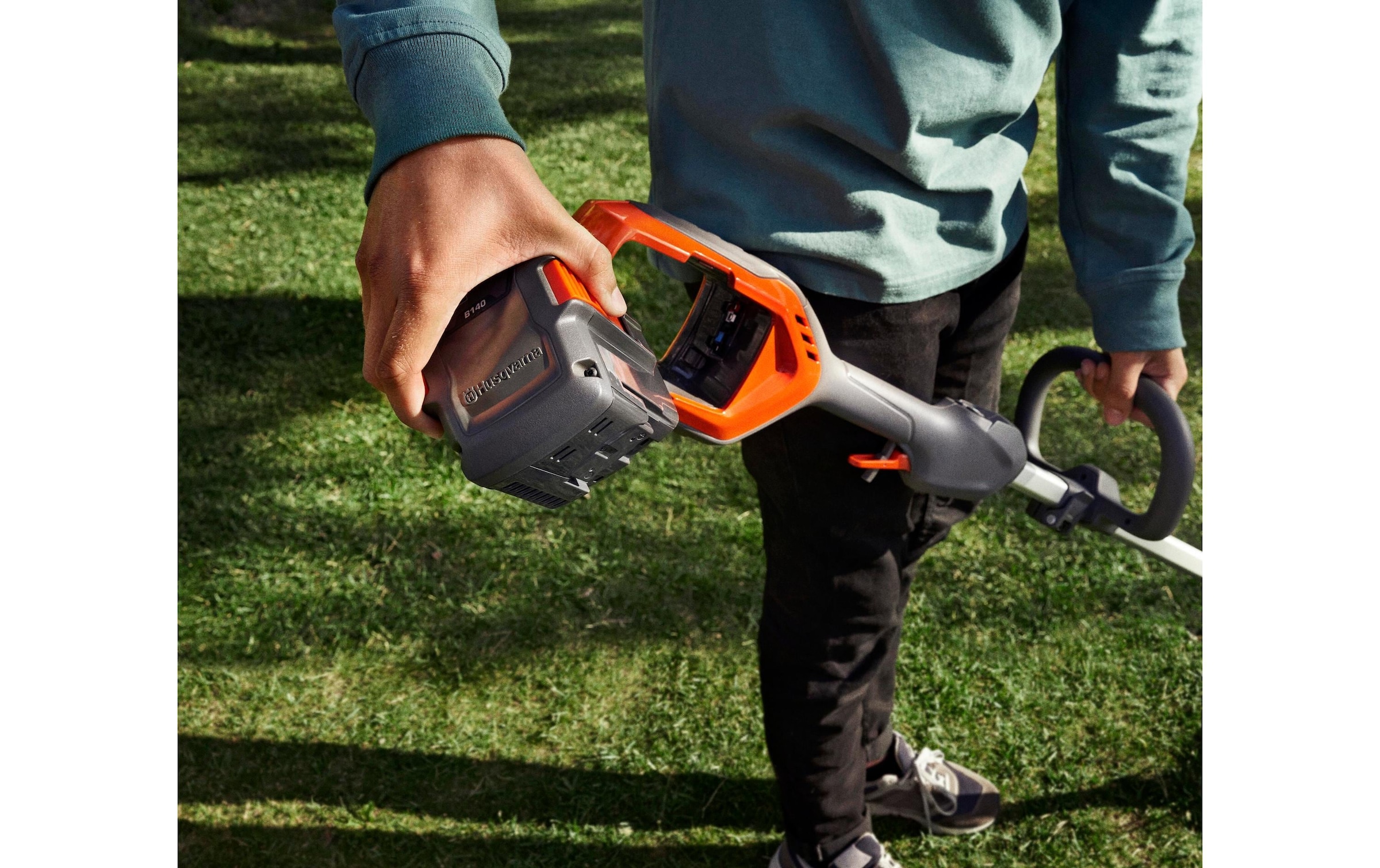 Husqvarna Akku-Rasentrimmer »215iL Kit, 4.0 Ah«