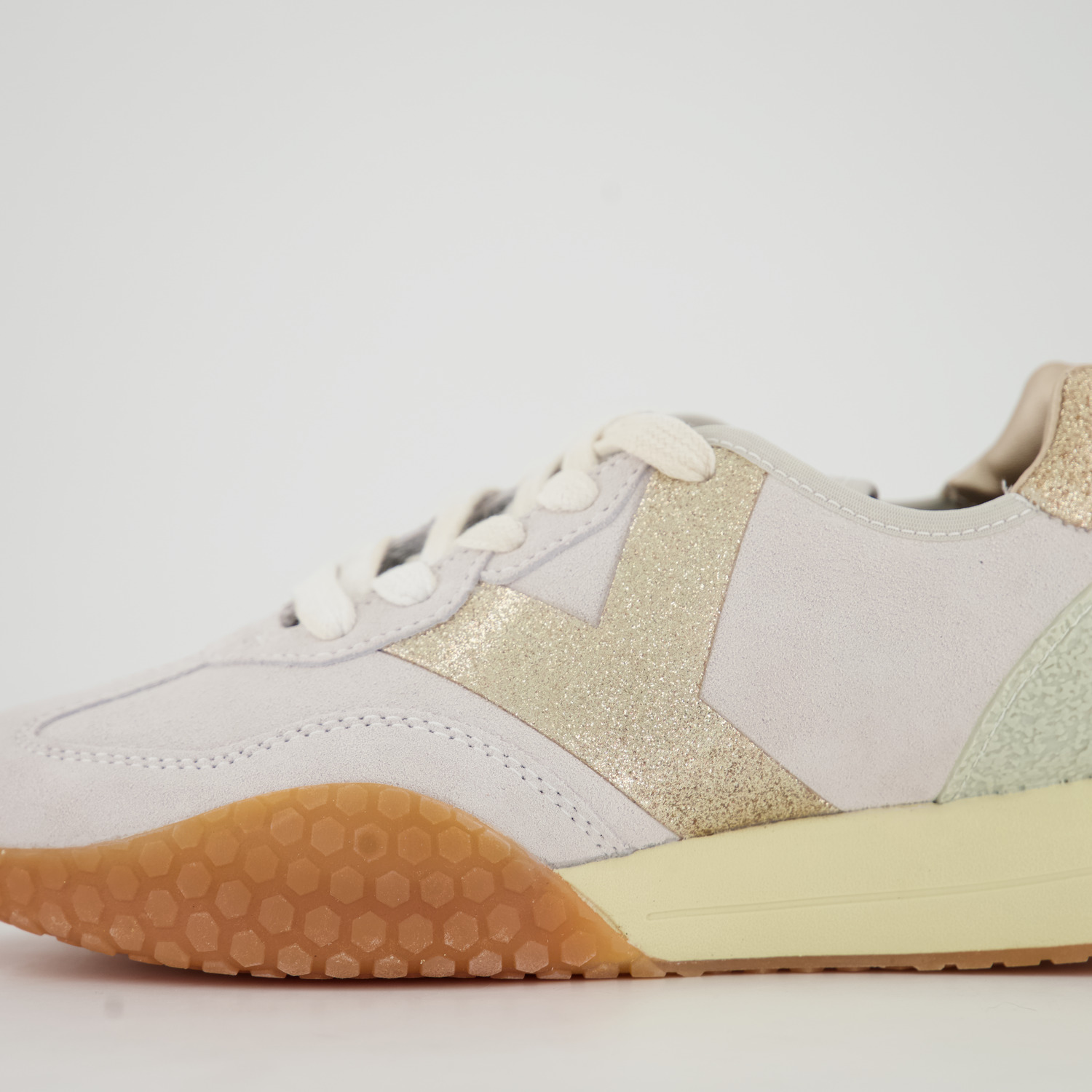 Keh-noo Sneaker