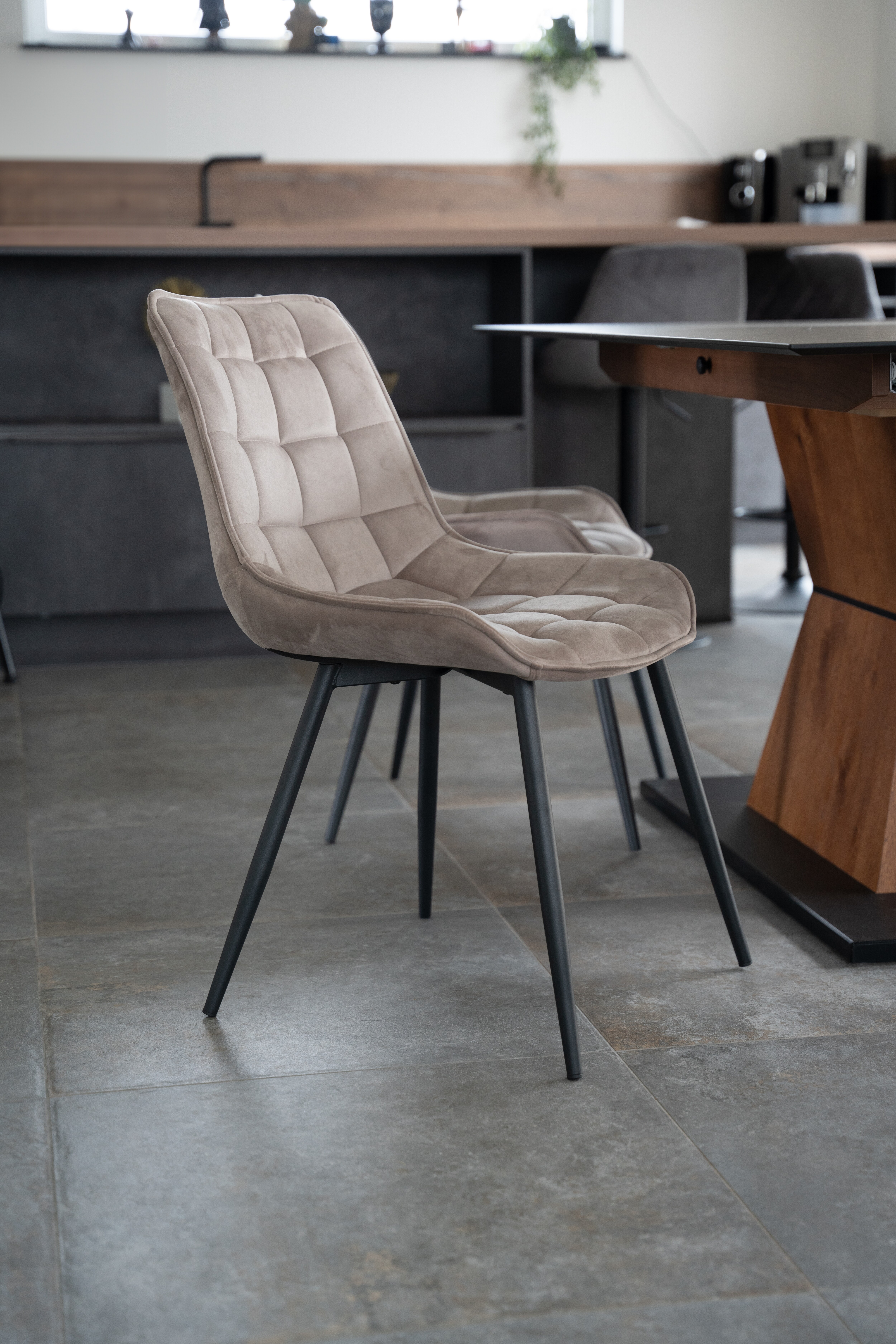 HOME DELUXE Polsterstuhl Esszimmer IKALO - 2er Set - Samt Hellbraun
