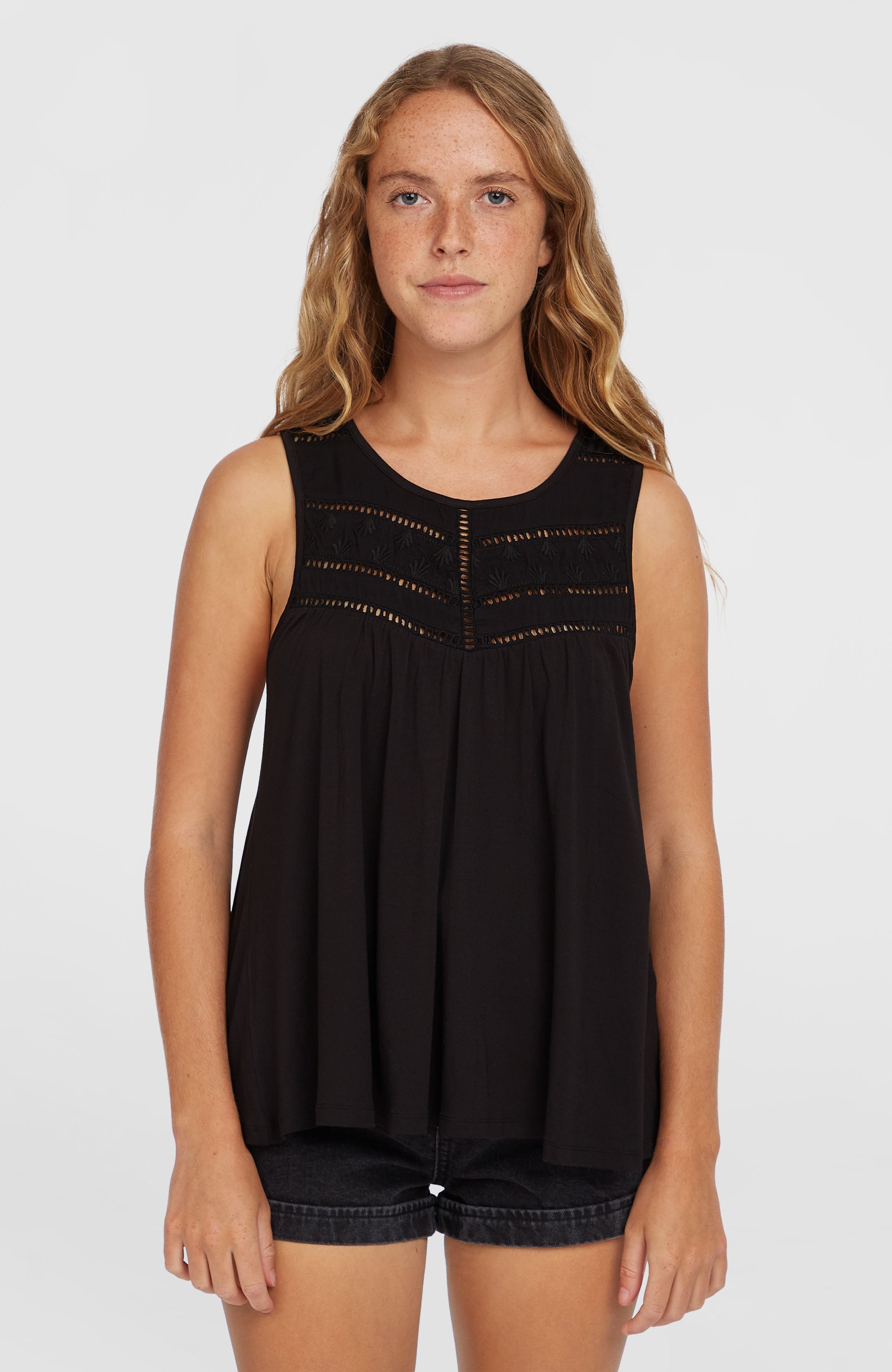 Essentials Tokeena tanktop met borduursel