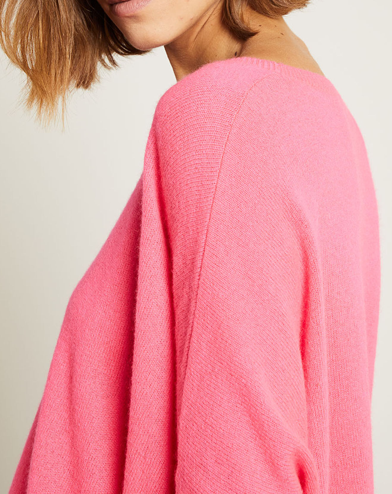 Miss Cashmere Pull poncho 100% Cachemire Elisabeth Col rond rose fluo