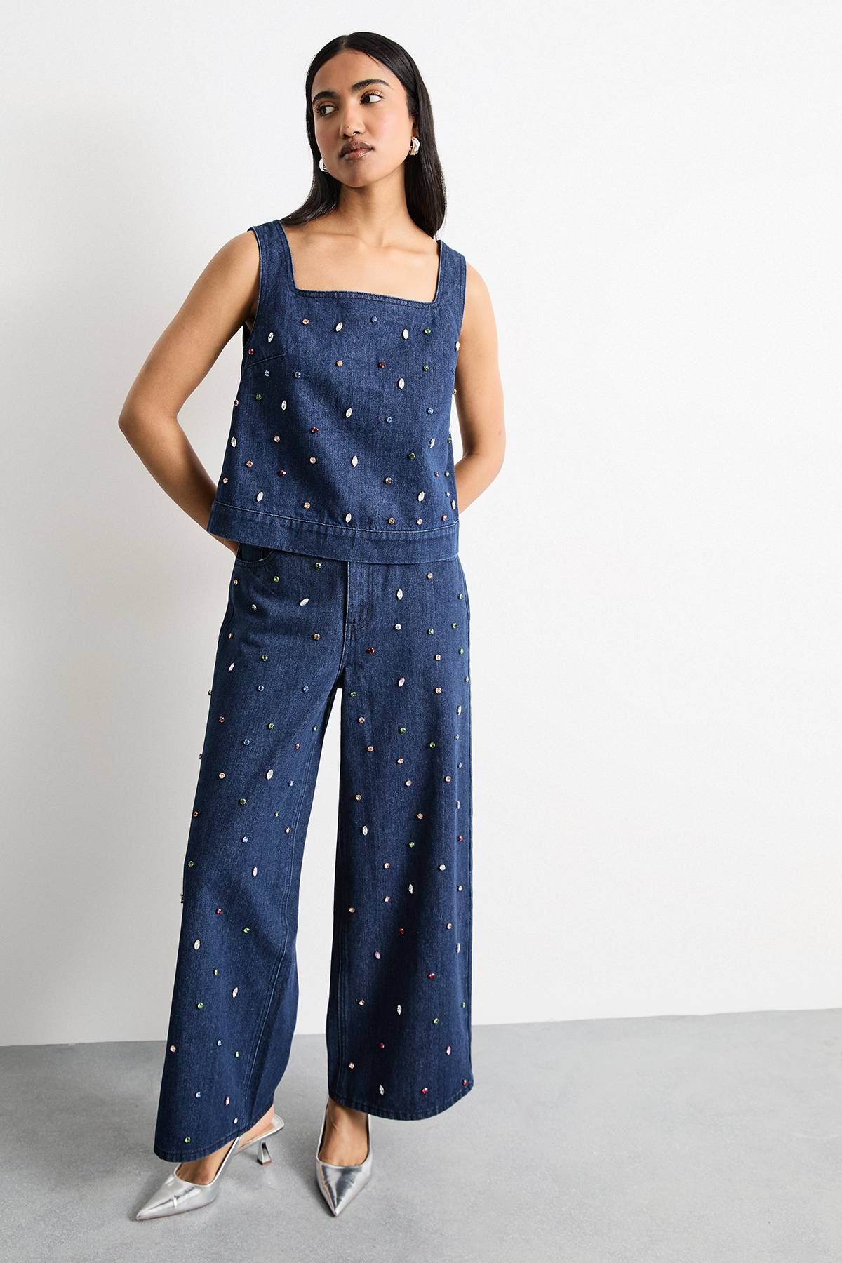 Warehouse Haut en Denim à Encolure Carrée Orné de Strass Thermocollants