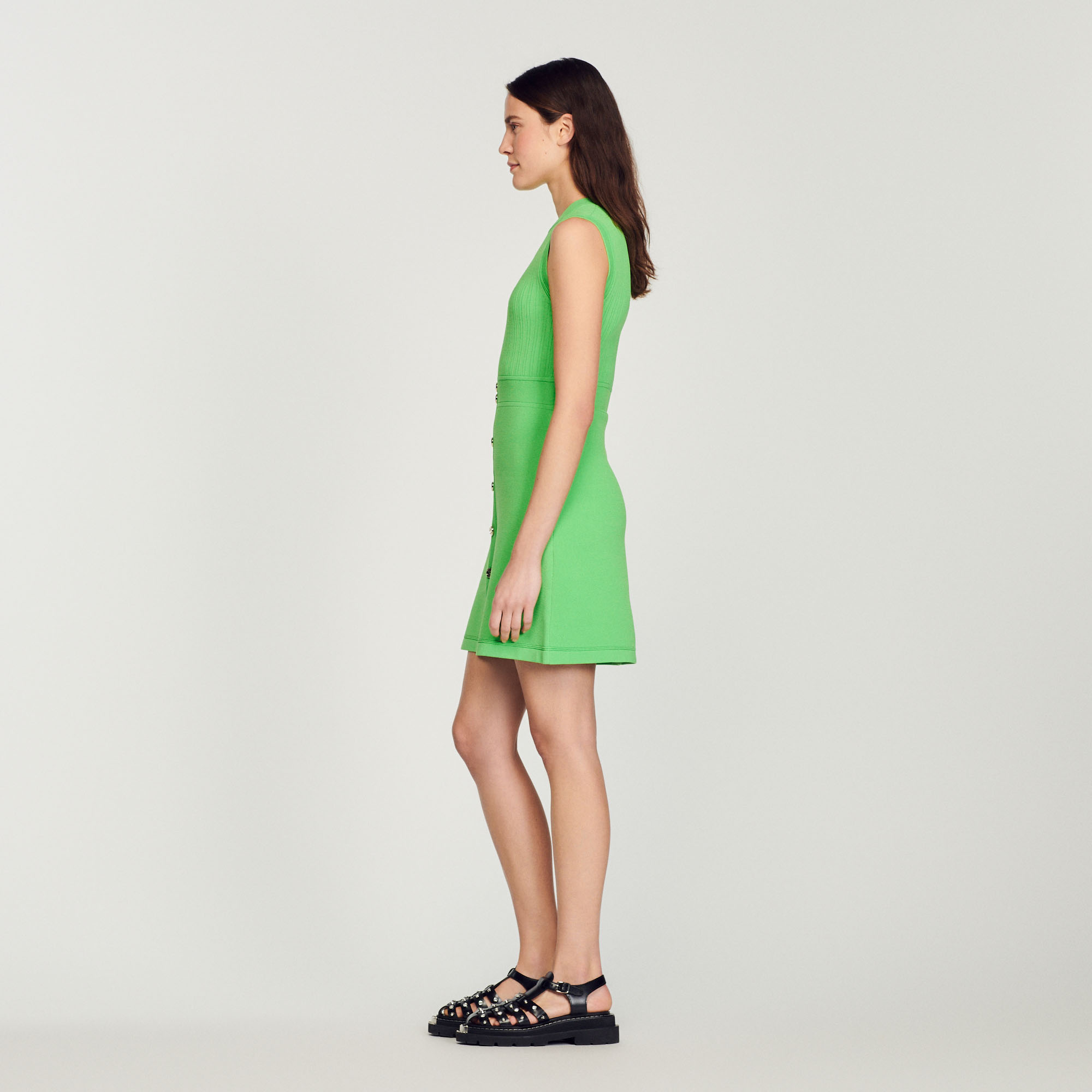 Robe courte á boutons
