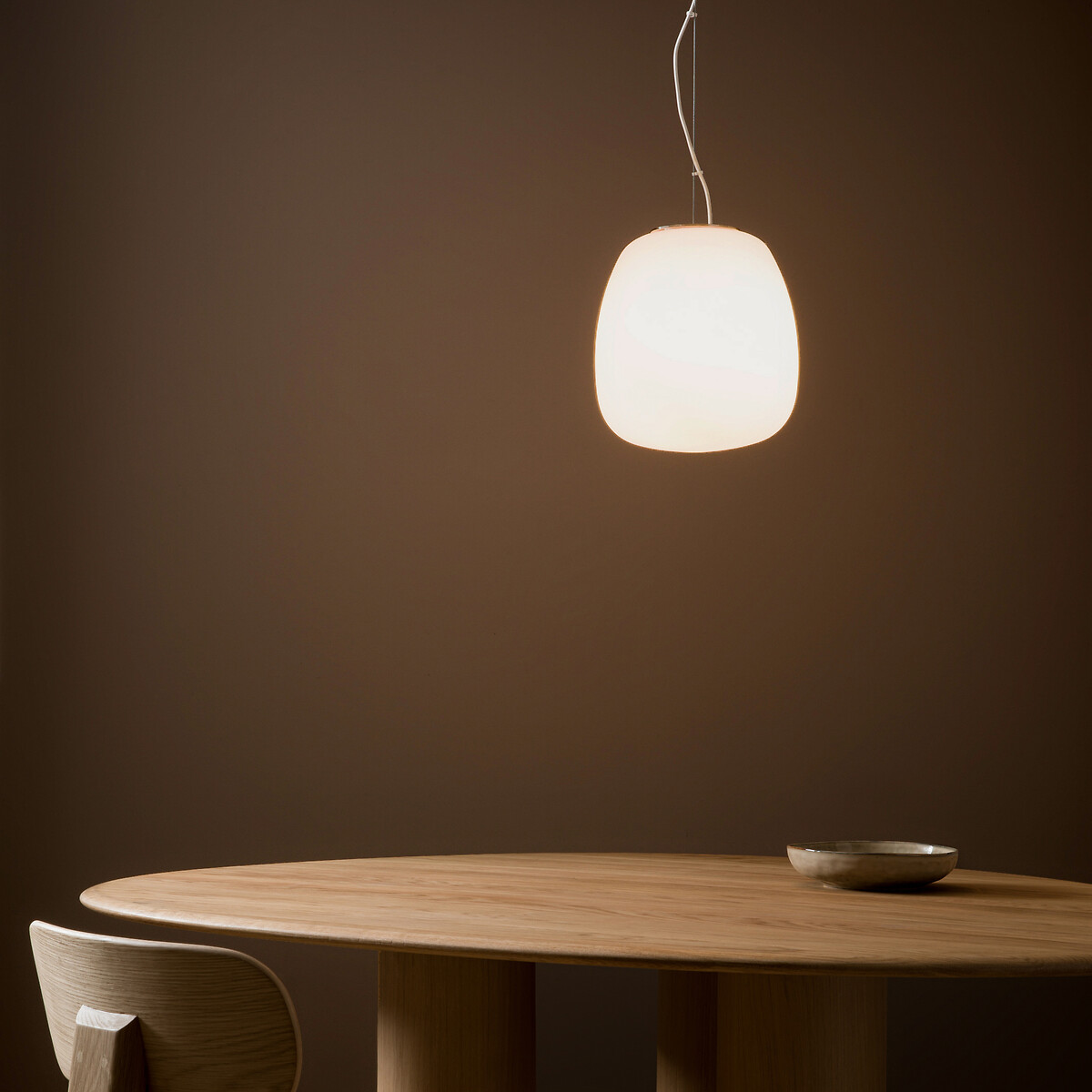 AM.PM<br>Luminária pendente em vidro fosco, formato alongado, Raeyes