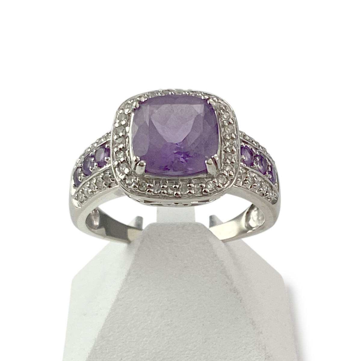 Bague d'occasion or 750 blanc améthystes et diamants