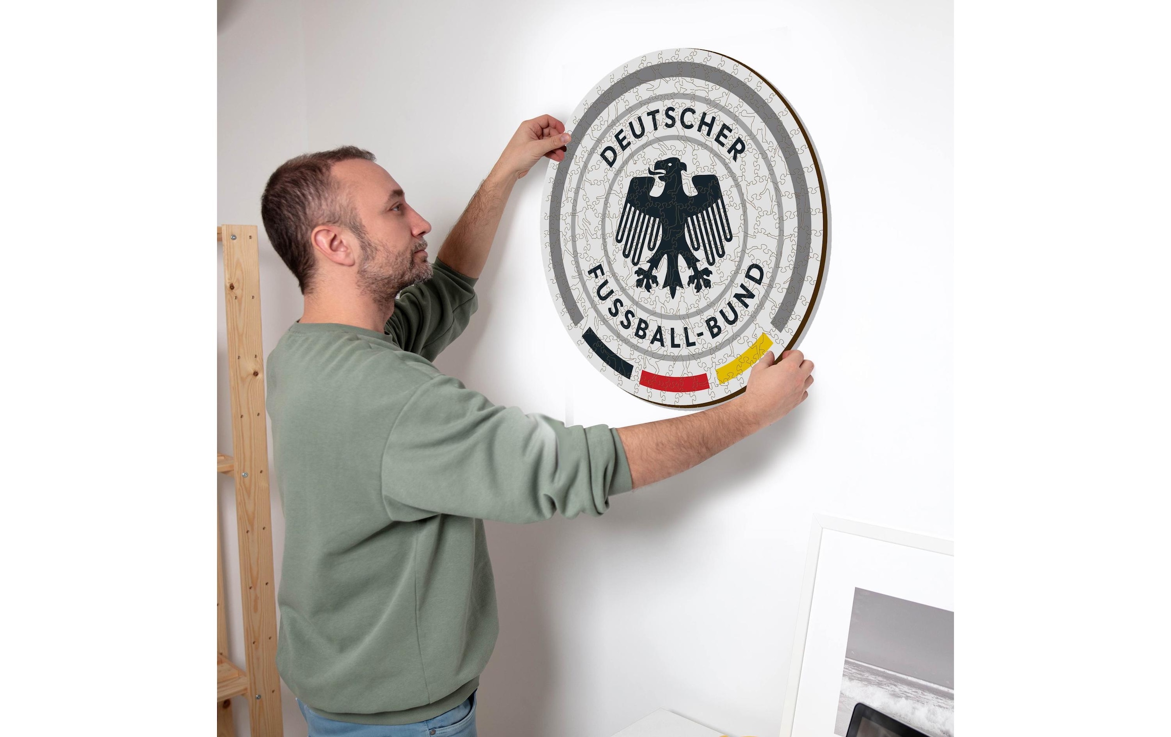 Puzzle »Iconic Deutscher Fussball-Bund (DFB) - Logo« Holzart: Birke (Herkunftsland: China)