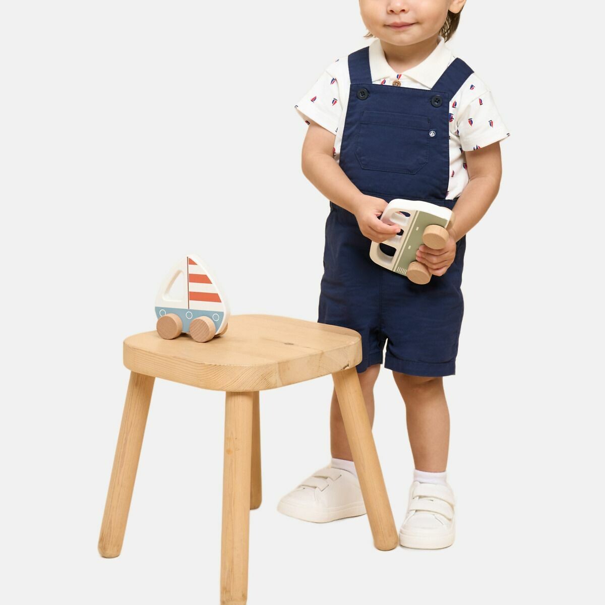 PETIT BATEAU<br>Macacão curto em sarja