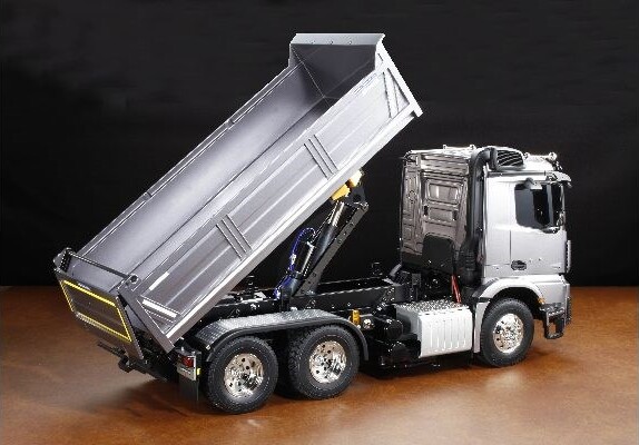 Tamiya - Rc Mercedes Arocs 3348 Tipper Truck Fjernstyret Lastbil Byggesæt - 1:14 - 56357