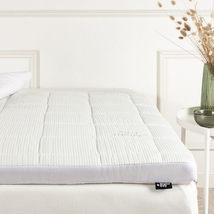Night & Day Topmadras Cepheus med memory foam Hvid