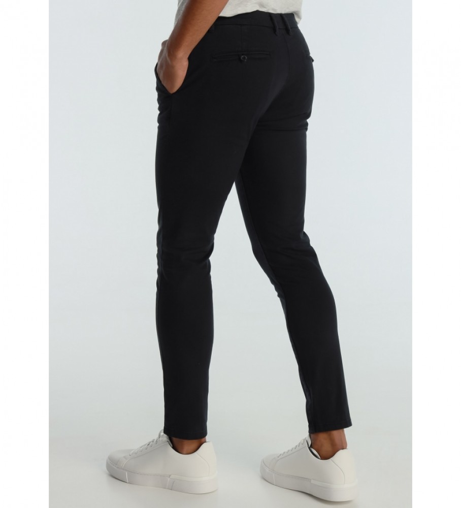Calça chino de cetim slim fit Six Valves na cor preta.