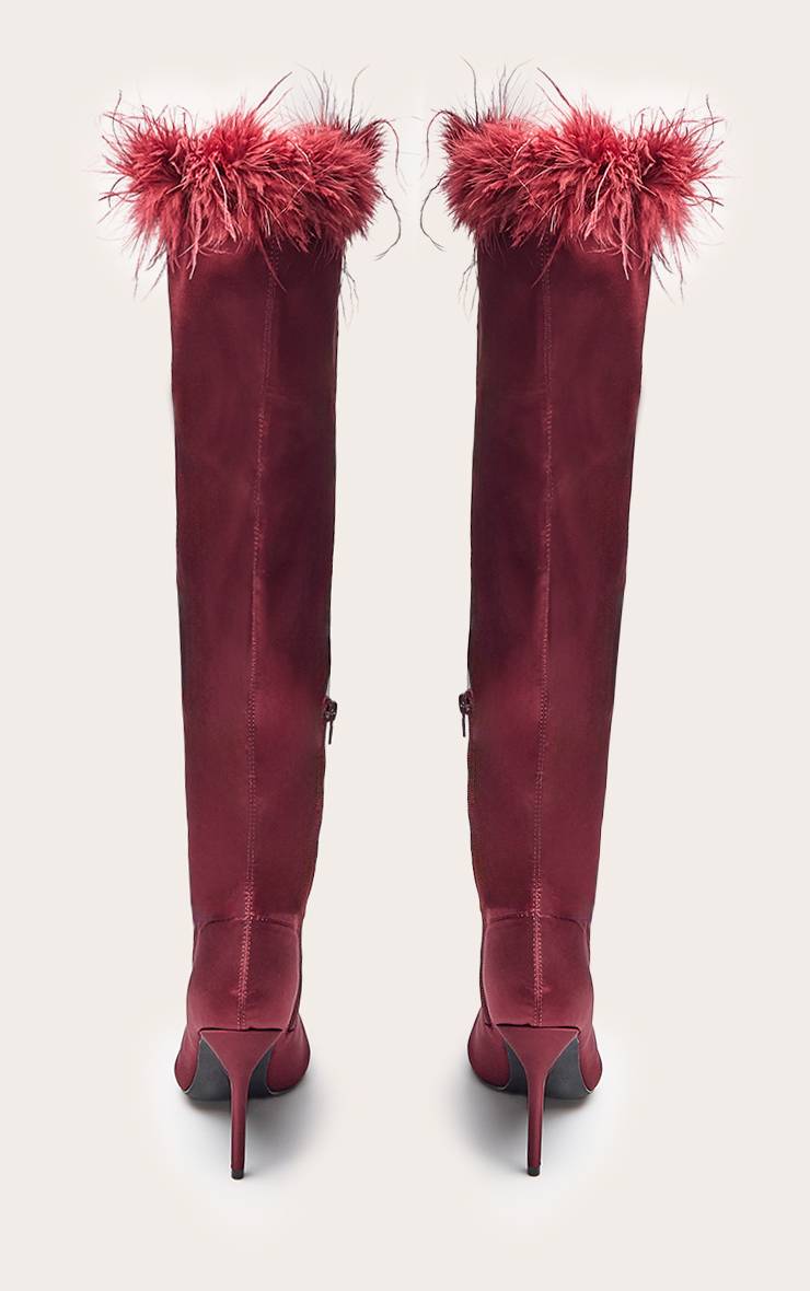 Rouge Pourpre Botte Haute À Talon En Satin Avec Bordure De Plumes
