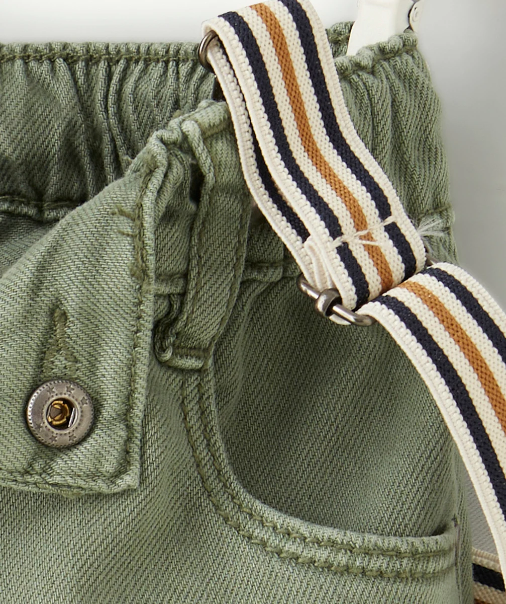 PANTALON BÉBÉ GARÇON EN FIBRES RECYCLÉES VERT AVEC BRETELLES