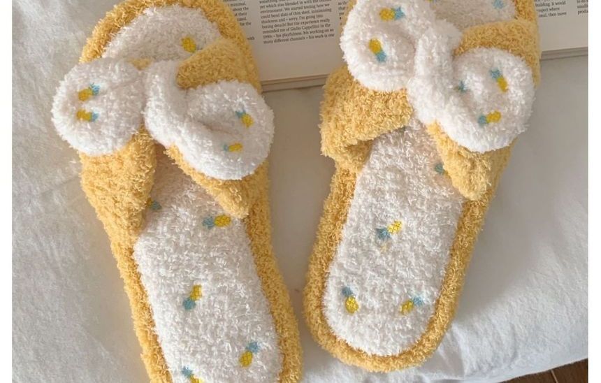 Dalli Daisy - Ananas geborduurde pluizige strikpantoffels