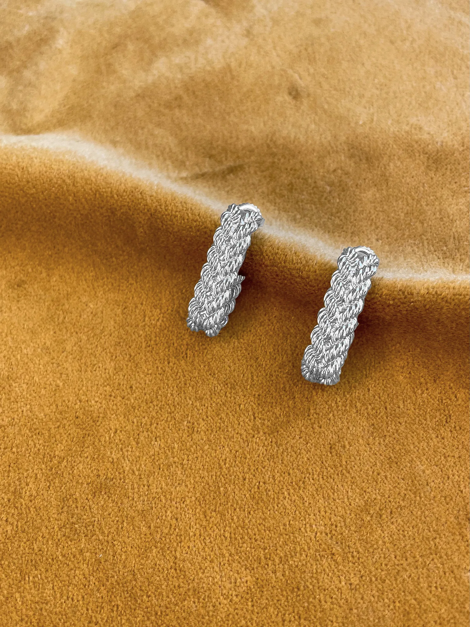 Boucles d'oreilles J Bénédicte Paris