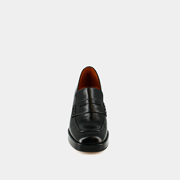 Mocassins à talons et bouts carrés  en cuir noir