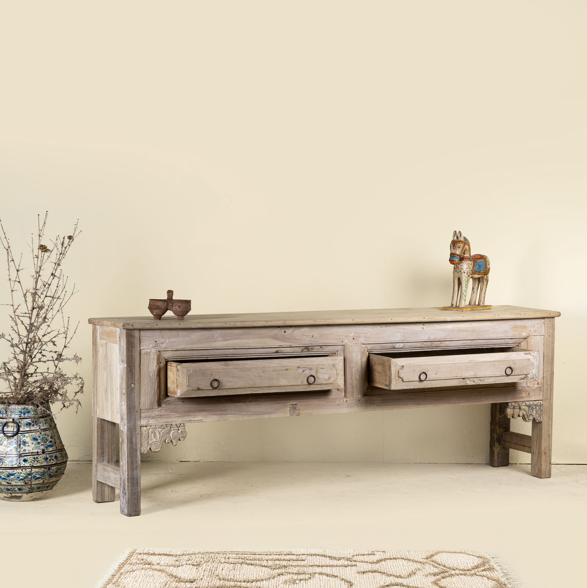Sidetable Ruchika