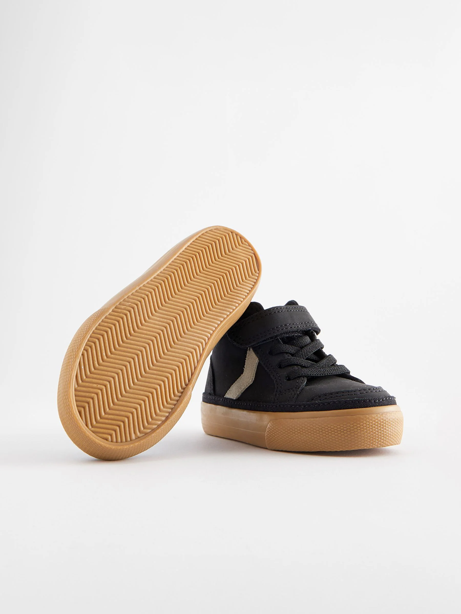 Zwart - Schoenen met klittenbandsluiting, elastische veters en zigzagdetail