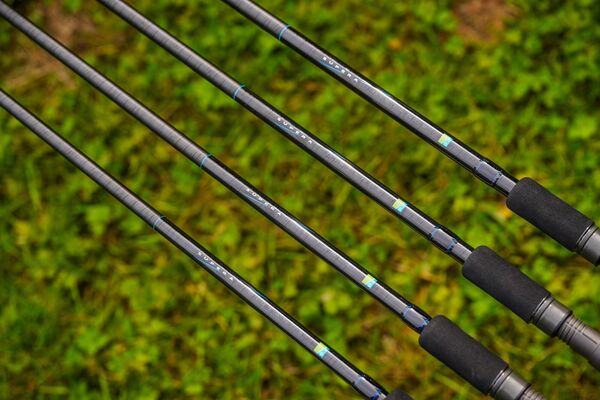Canne Feeder Preston Supera X Distance (avec 3 Scions Interchangeables)