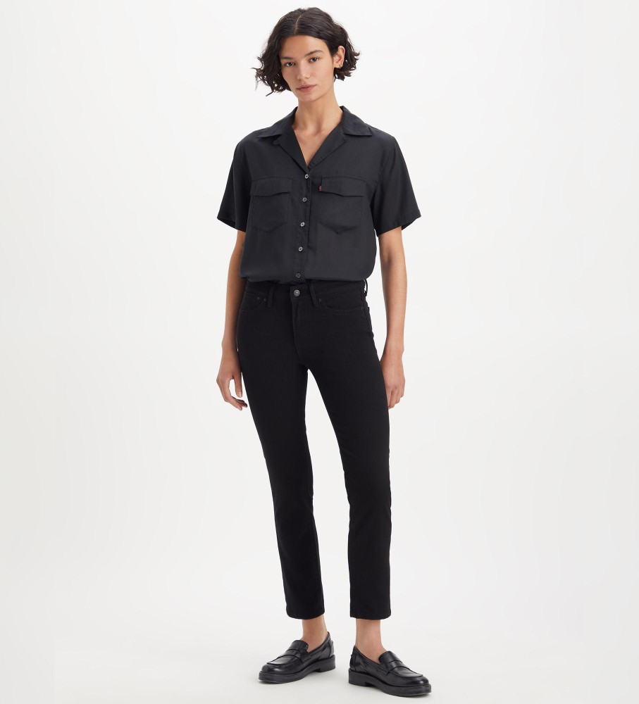Calça jeans Levi's 712 com bolso embutido, corte slim, preta.
