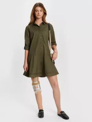 Vestido camisa na altura do joelho com detalhe de renda adaptável