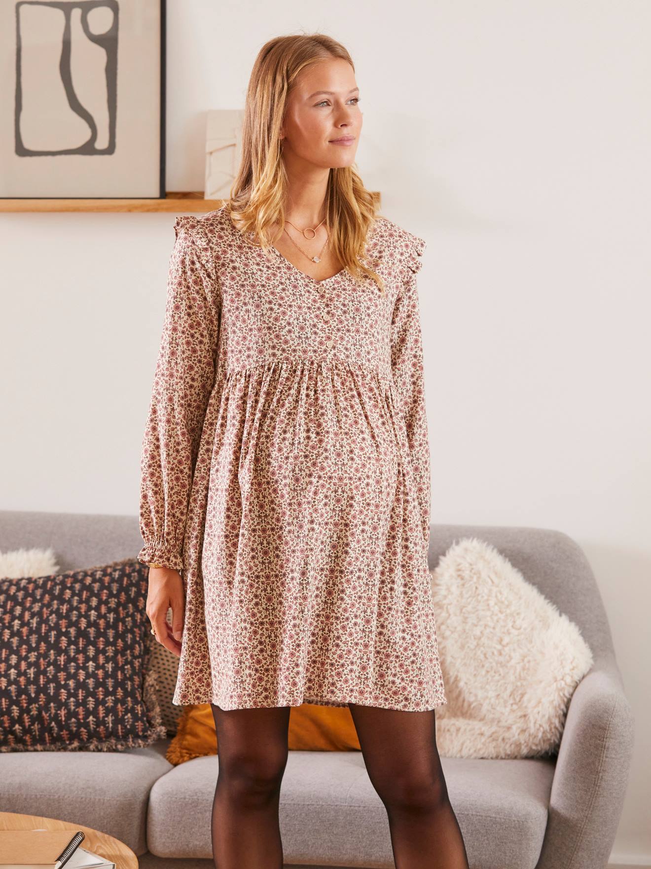 Vestido de maternidade estampado com babado liso cinza escuro
