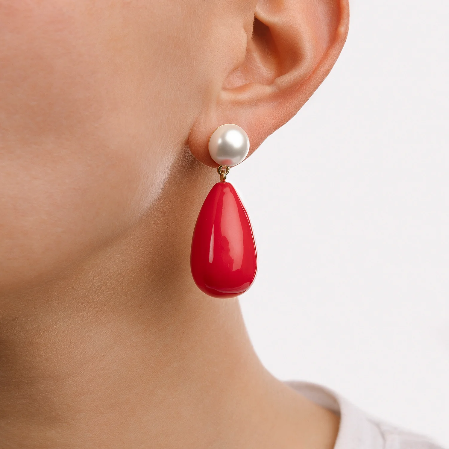 Eshvi  Drop øreringe - Red/Pearl