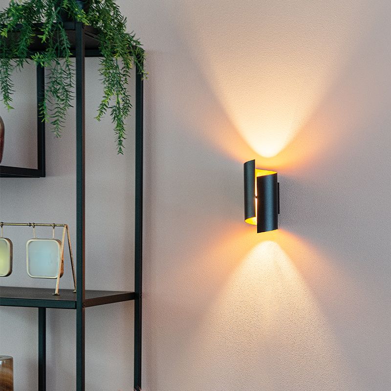 Moderne wandlamp zwart met gouden binnenkant - Faldo