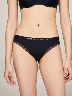 Calcinhas de renda com logo tonal