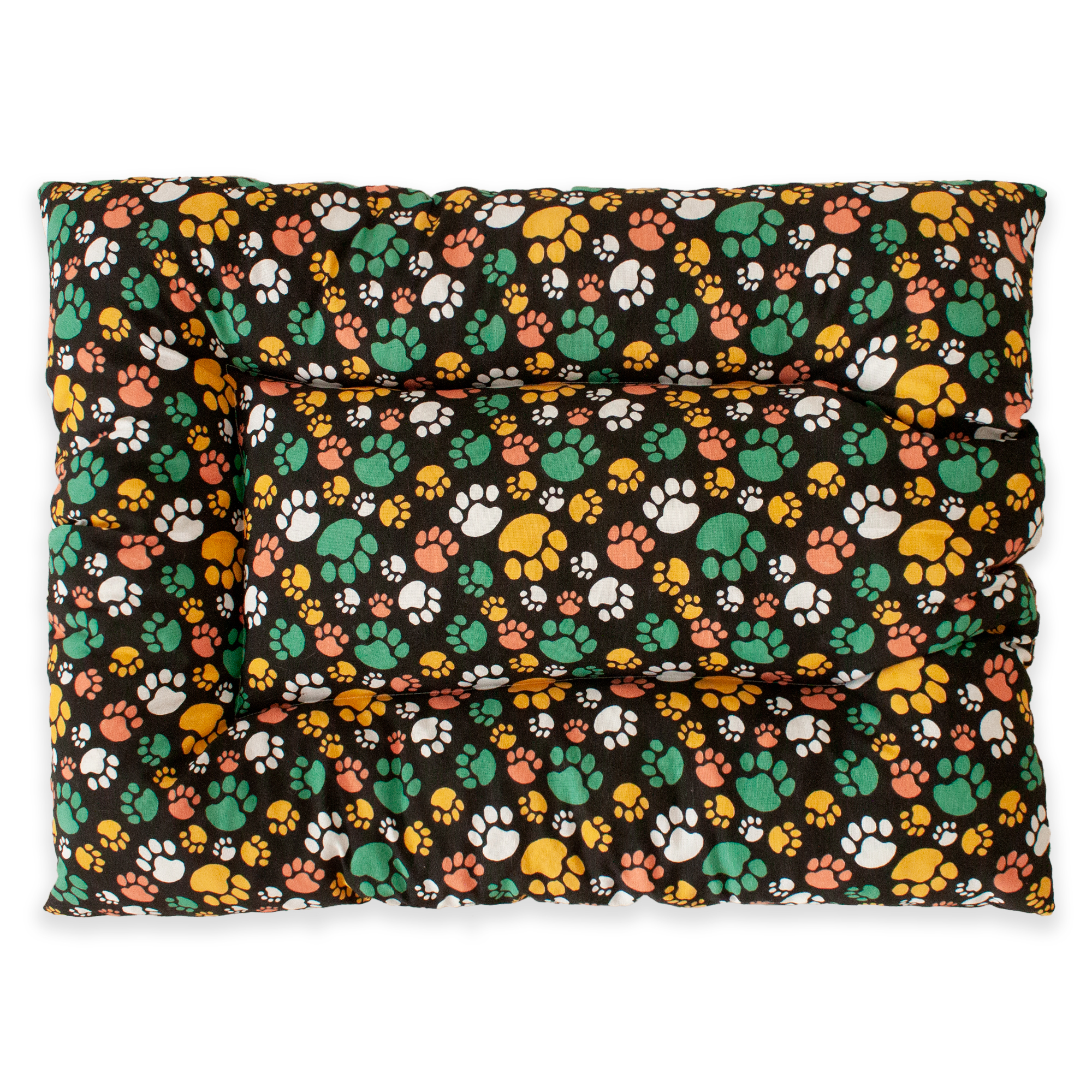 Almofada grande acolchoada para animais de estimação. Preta com estampas de patas multicoloridas. 85x70x10 cm