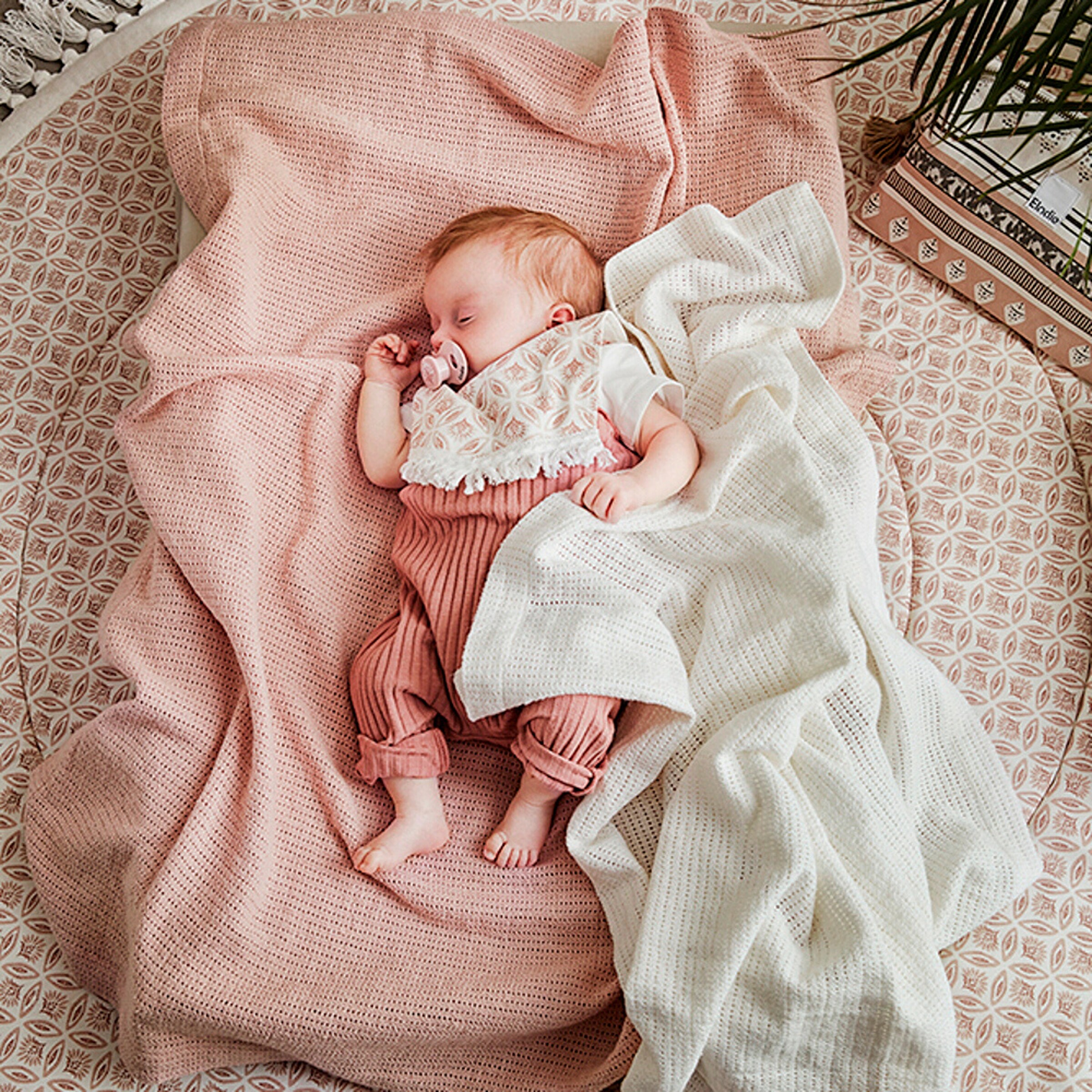 Elodie Strickdecke - Powder Pink