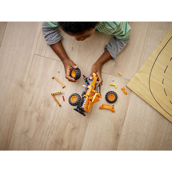 Monster Jam™ El Toro Loco™ LEGO Technic 42135