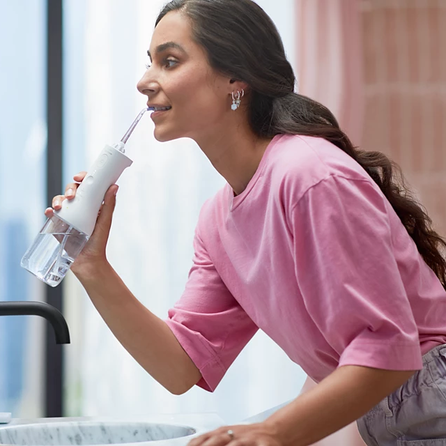 (6-tlg. Set) 250ml Sonicare Power Flosser 3000 Kabellose Wasser Munddusche Zahnreinigung mit Aufbewahrungstasche (HX3826/31) - Weiss